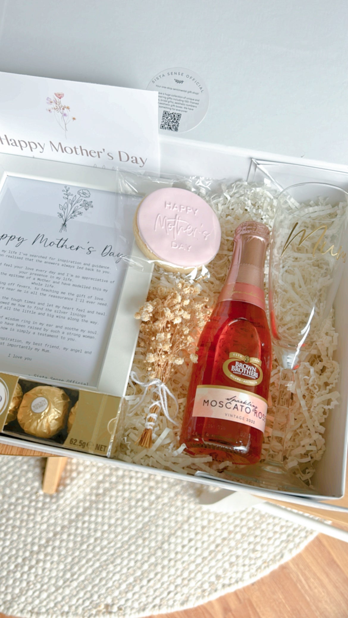 Wine Lover Mum Gift Box (Red/White Wine)